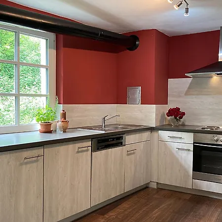 Haus Haselmaus - Buntspecht *